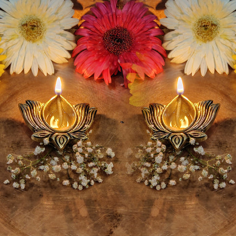 Swastik Vilakku Brass Diya Indian Diwali Oil Lamp Pooja Light Puja  Decorations Mandir Decoration Items Handmade Home Backdrop Table Decor  Lamps Decorative Wicks Diyas